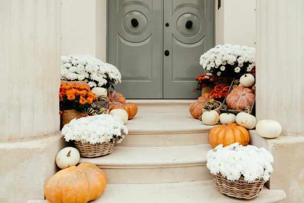 Premier Step – Full Seasonal Porch Styling (Fall)